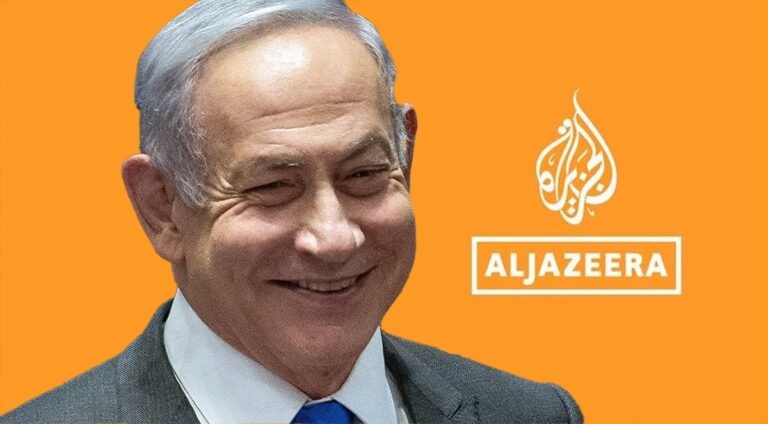 Prime Minister Benjamin Netanyahu (Photo: Flash90). In the background: The logo of the Qatari television station Al Jazeera